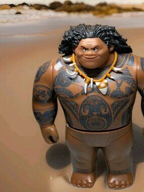 Disney Moana Maui 10"  Jakks Pacific Early Edition 2015 Tattooed Toy w/ Necklace